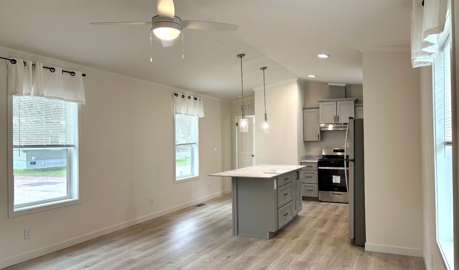 401 Lilly Ln, Altoona, WI 54720 - 3 Beds, 2 Bath