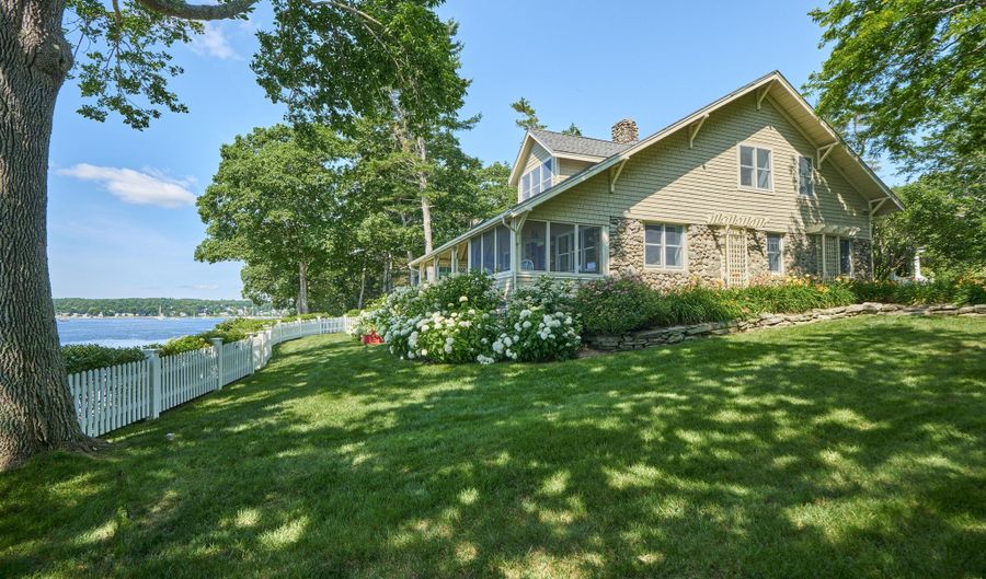 22 Porter Rd, Belfast, ME 04915 - 3 Beds, 2 Bath
