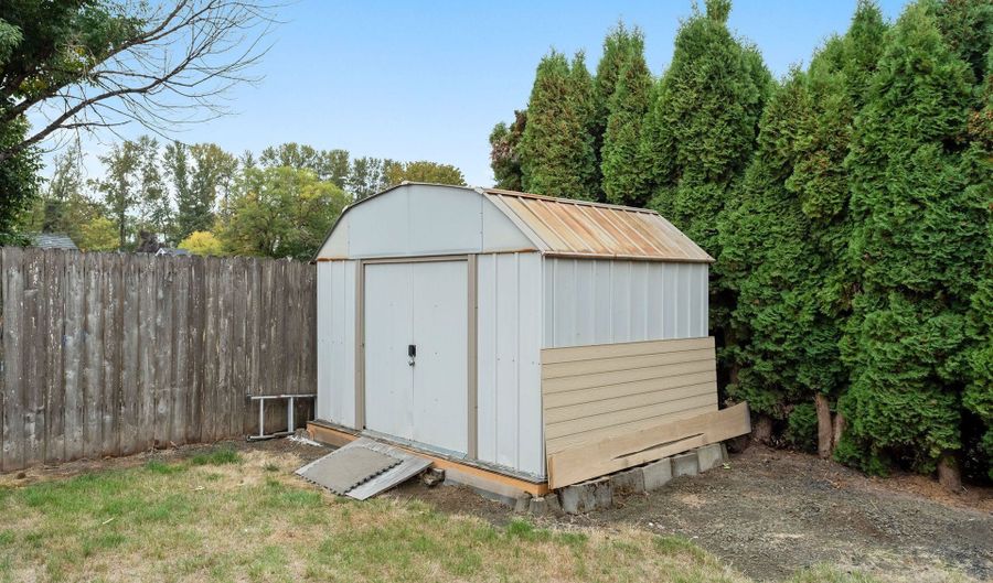 3690 TUDOR Way, Albany, OR 97322 - 3 Beds, 2 Bath