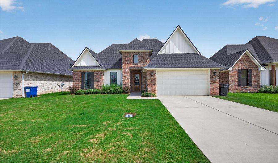 329 Newport Ln, Benton, LA 71006 - 4 Beds, 2 Bath