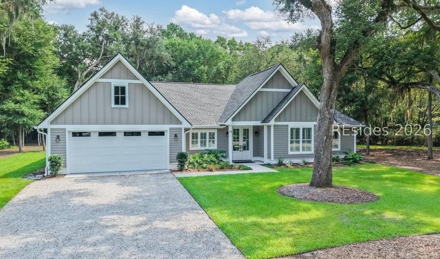 24 Alumni Rd, Beaufort, SC 29907 - 4 Beds, 3 Bath