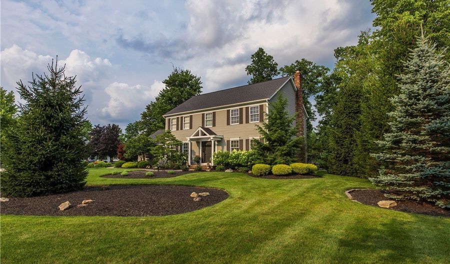 300 Lakeview Cir, Aurora, OH 44202 - 4 Beds, 3 Bath