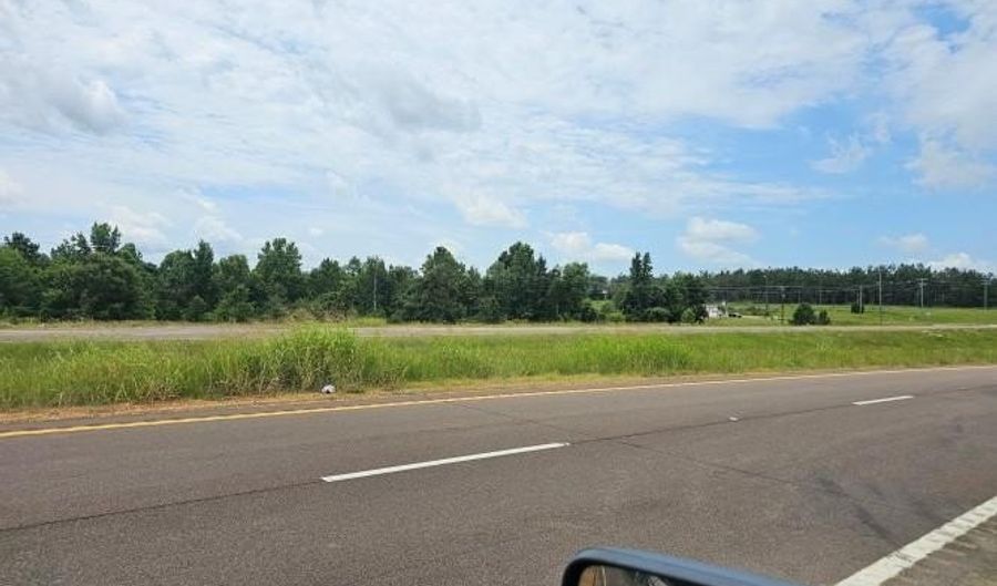 5 Hwy 6, Batesville, MS 38606 - 0 Beds, 0 Bath