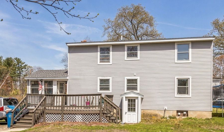 14 Greenville St, Billerica, MA 01821 - 4 Beds, 2 Bath