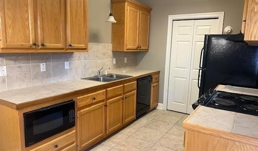 828 Meadow Bend Dr #C, Baton Rouge, LA 70820 - 2 Beds, 2 Bath