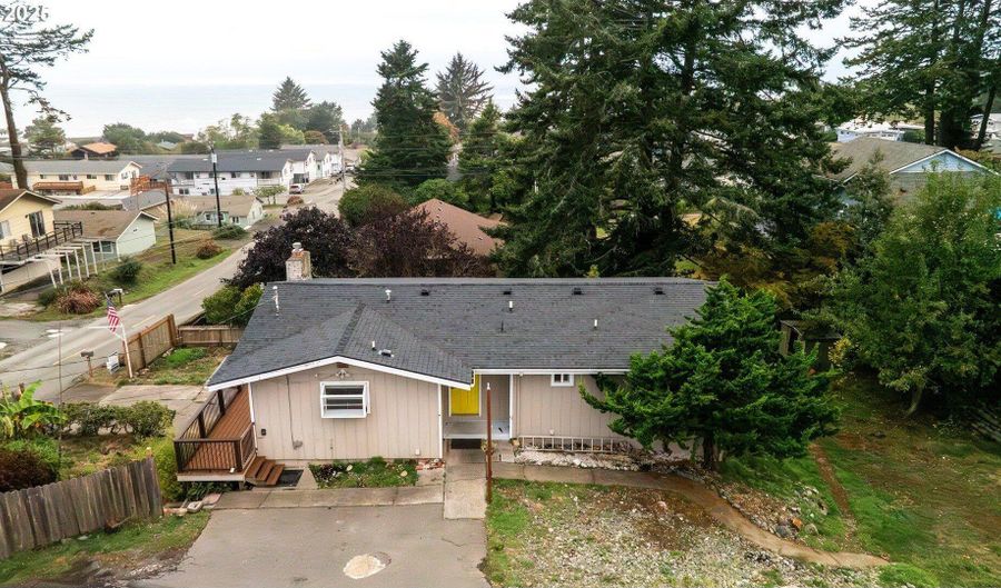 1214 Ransom Ave, Brookings, OR 97415 - 3 Beds, 2 Bath