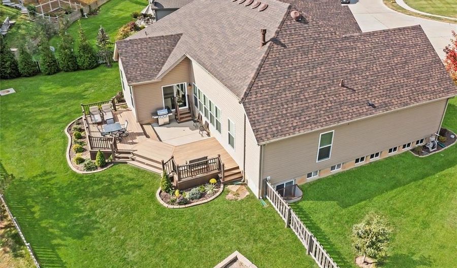 15963 Fox Trotter Ct, Ballwin, MO 63021 - 4 Beds, 4 Bath