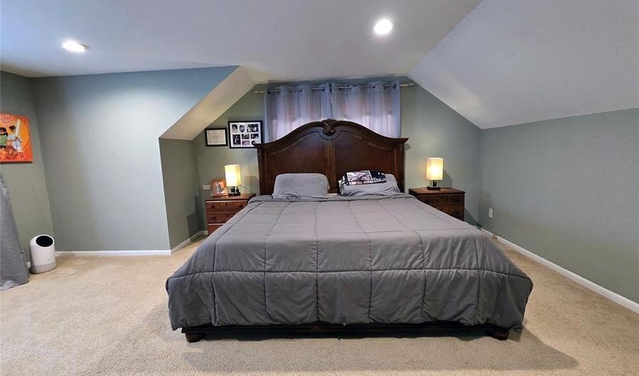 202 Pleasant Ave, Bergenfield, NJ 07621 - 3 Beds, 3 Bath