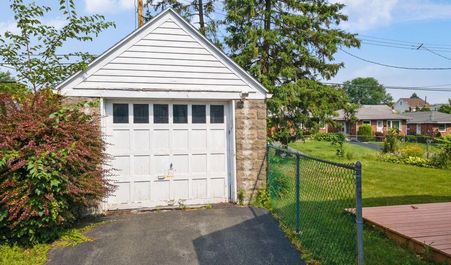 26 Marwill St, Albany, NY 12209 - 4 Beds, 2 Bath