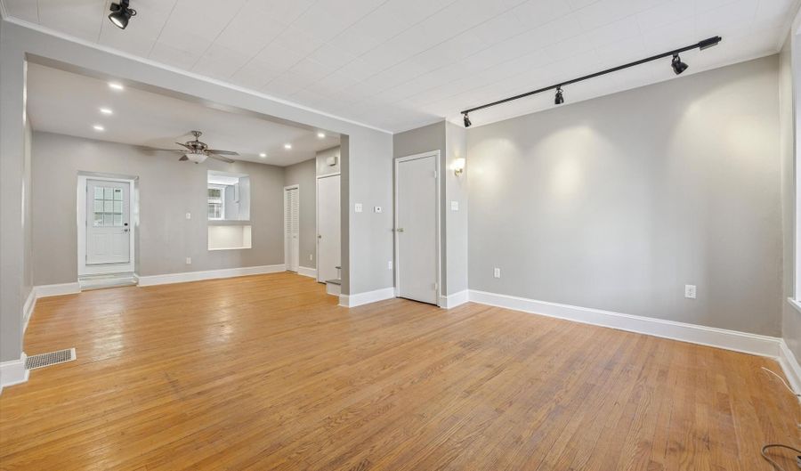 127 KRAMS Ave, Philadelphia, PA 19127 - 4 Beds, 1 Bath