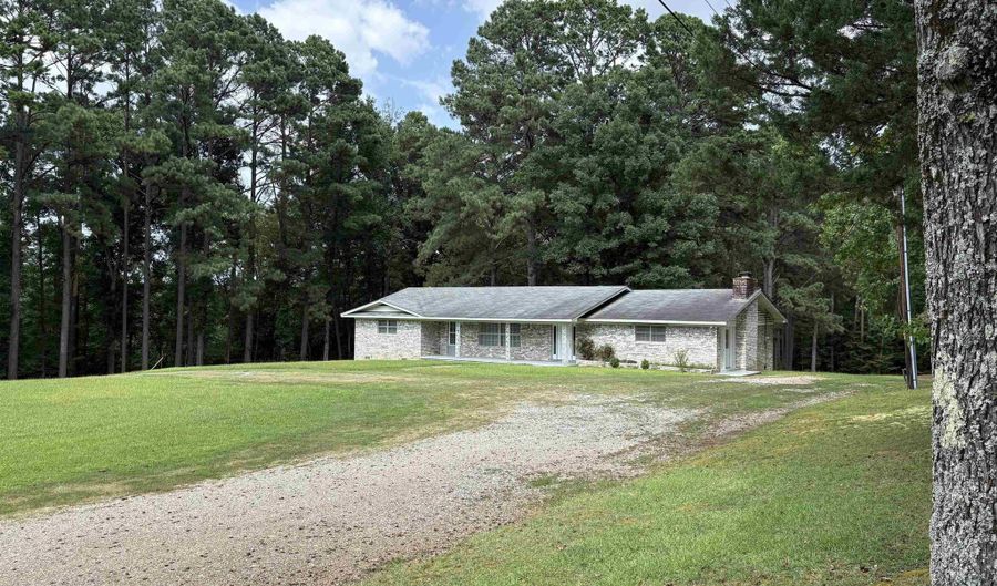 148 Cedar Grove Rd, Arkadelphia, AR 71923 - 4 Beds, 3 Bath