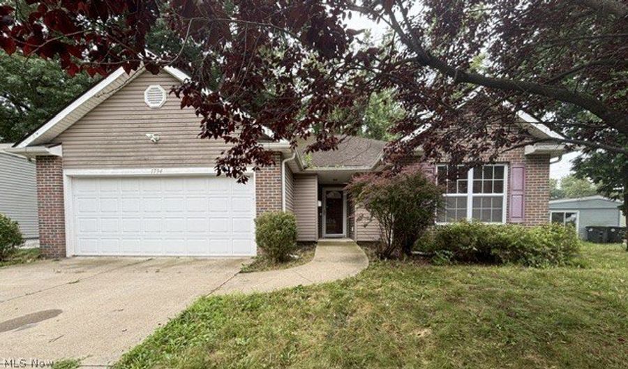 1794 Wakefield Dr, Akron, OH 44320 - 3 Beds, 2 Bath