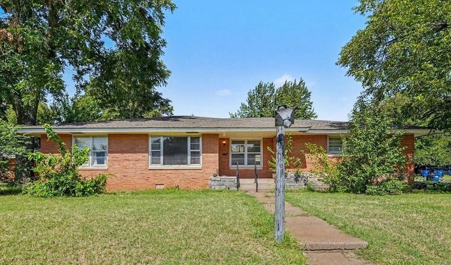 502 W Alabama Ave, Anadarko, OK 73005 - 2 Beds, 2 Bath