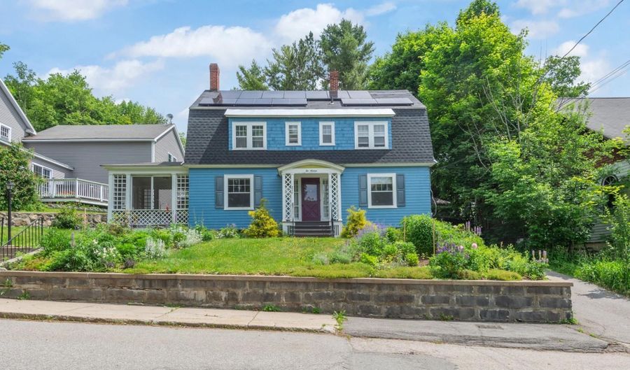216 Prospect St, Berlin, NH 03570 - 3 Beds, 1 Bath
