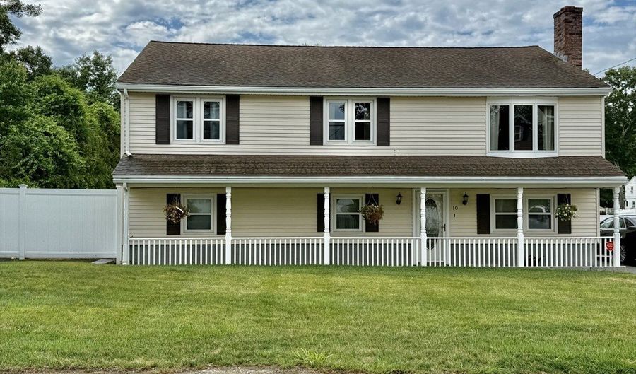 10 Sheridan St Top, Billerica, MA 01821 - 2 Beds, 1 Bath