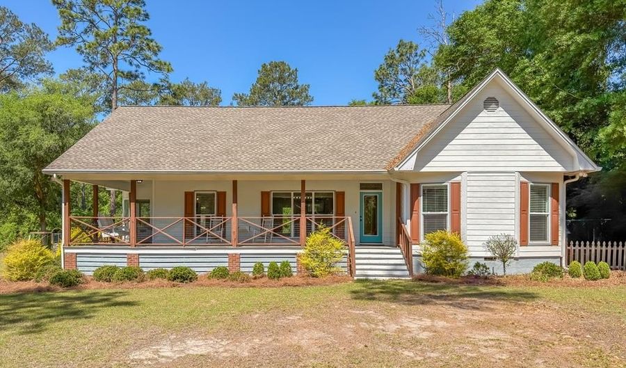 2113 Backlake Cir, Bainbridge, GA 39819 - 3 Beds, 2 Bath