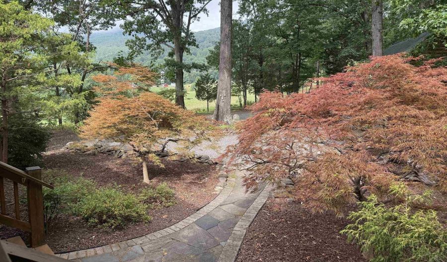 197 JESSICA Ln, Afton, VA 22920 - 3 Beds, 2 Bath