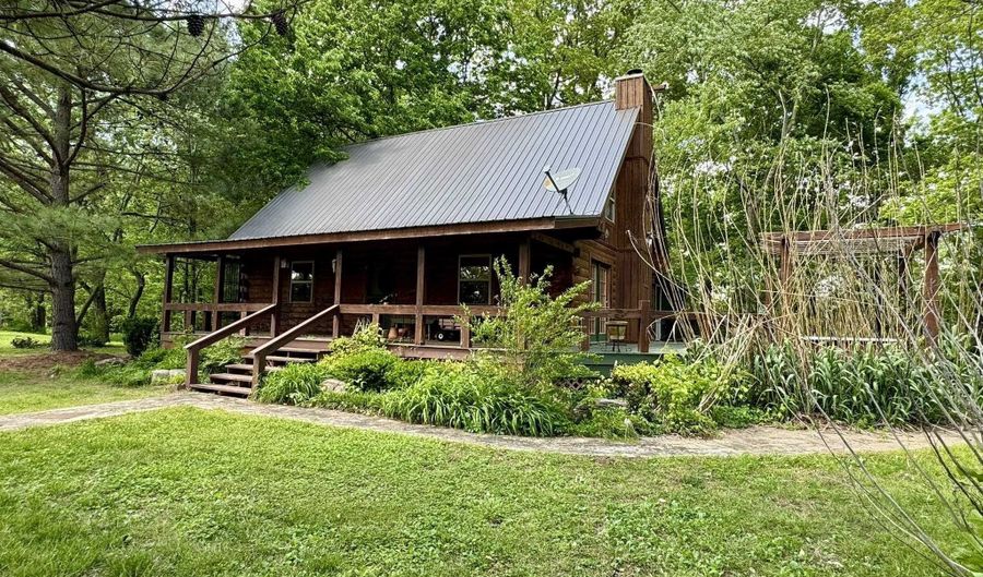 650 Gainer Ferry Rd, Batesville, AR 72501 - 2 Beds, 2 Bath