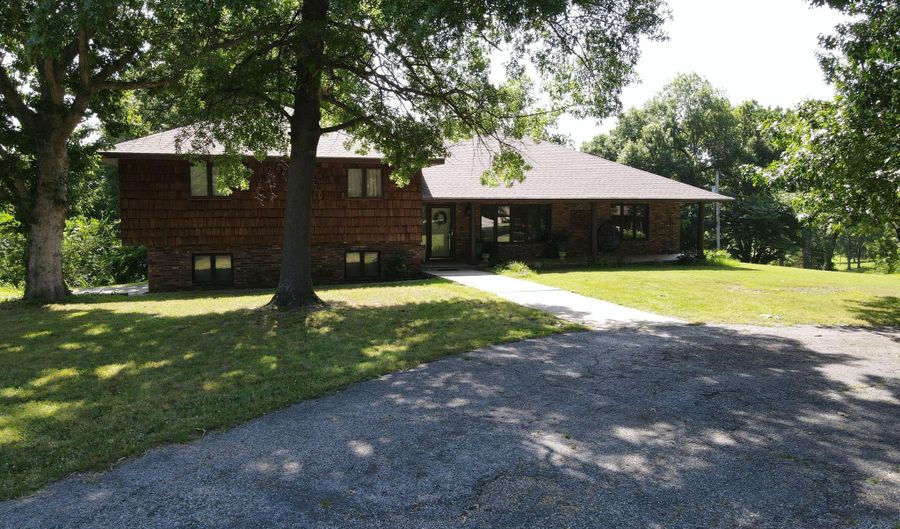 1606 Fairview Ave, Baxter Springs, KS 66713 - 3 Beds, 3 Bath