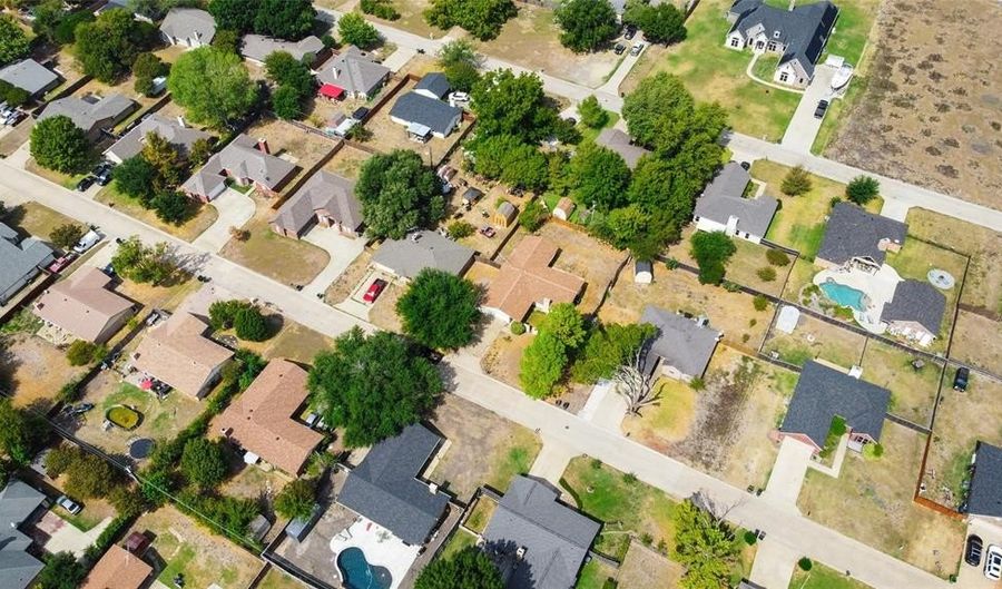 110 Gregory Dr, Heath, TX 75032 - 3 Beds, 2 Bath