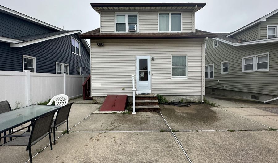 117 18th Ave 1, Belmar, NJ 07719 - 2 Beds, 1 Bath