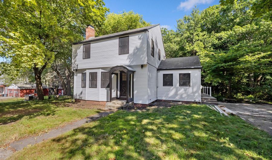 110 Gill St, Auburn, ME 04210 - 4 Beds, 2 Bath
