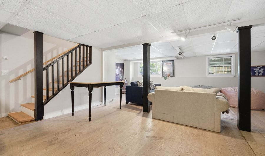 17 Wolfpits Rd, Bethel, CT 06801 - 4 Beds, 3 Bath