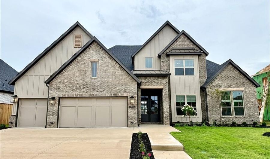 8900 W Comet Dr, Bentonville, AR 72713 - 5 Beds, 4 Bath