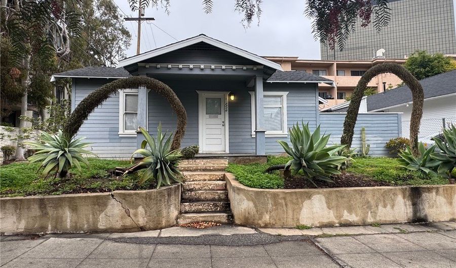 1116 S Barrington Ave, Los Angeles, CA 90049 - 2 Beds, 1 Bath