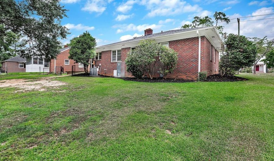 203 James St, Anderson, SC 29625 - 3 Beds, 2 Bath