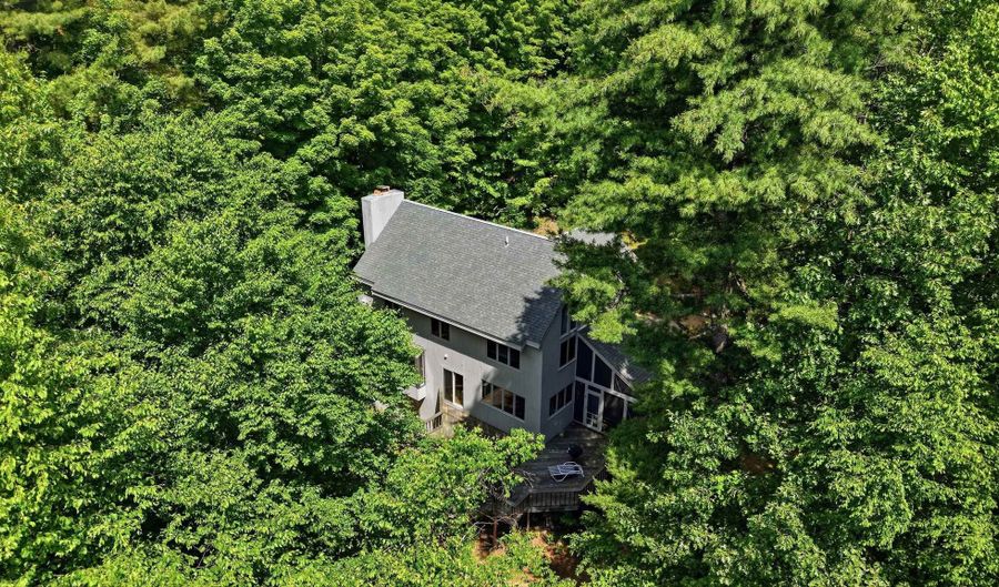 10 Eaton Rd, Amherst, NH 03031 - 4 Beds, 4 Bath