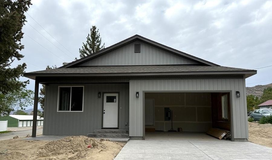 310 N East St, Arco, ID 83213 - 4 Beds, 3 Bath