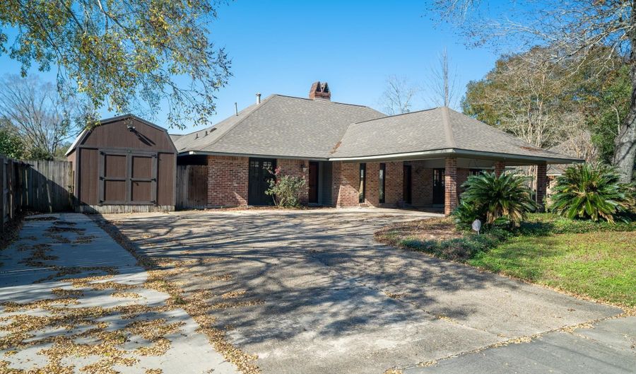 3736 Sessions Dr, Baton Rouge, LA 70816 - 4 Beds, 3 Bath