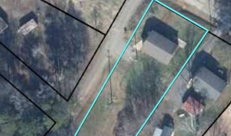431 Charleston St N, Blacksburg, SC 29702 - 3 Beds, 1 Bath