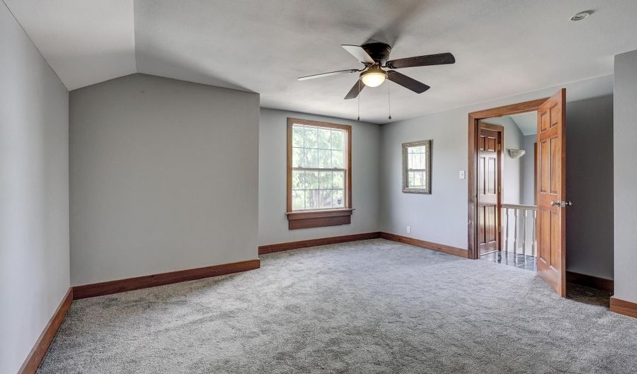 109 N Main St, Alba, MO 64830 - 3 Beds, 2 Bath