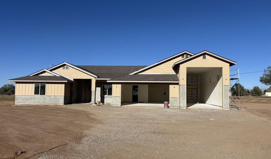 764 W Road 1 N, Chino Valley, AZ 86323 - 4 Beds, 3 Bath