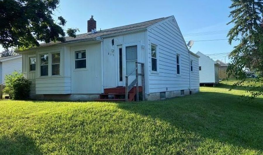 615 E South St, Albion, IN 46701 - 3 Beds, 1 Bath