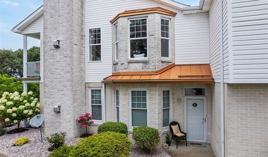 226 Adams Pointe Blvd 1, Adams Twp., PA 16046 - 2 Beds, 2 Bath