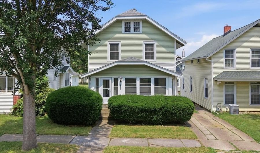 242 E Walnut St, Ashland, OH 44805 - 3 Beds, 2 Bath