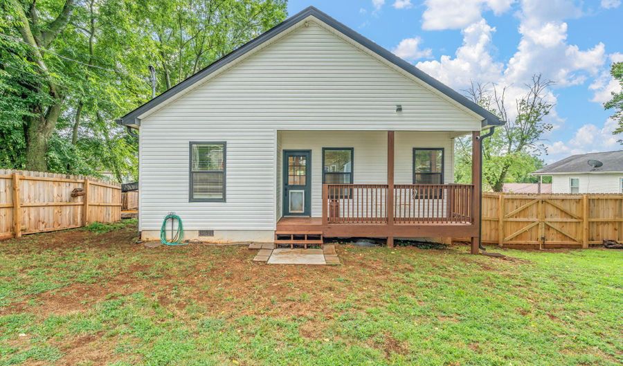 232 W Stephenson St, Alcoa, TN 37701 - 4 Beds, 2 Bath