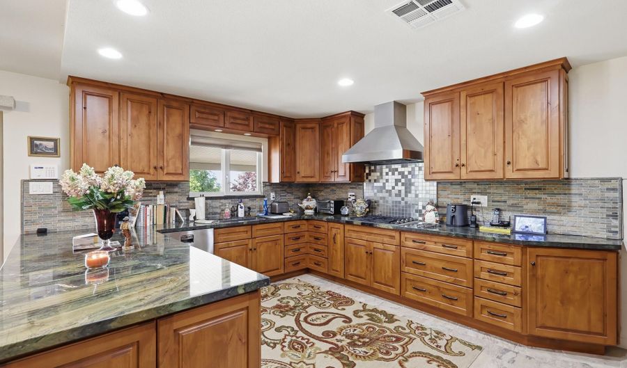 1925 Jungo Ct, Gardnerville, NV 89410 - 3 Beds, 3 Bath