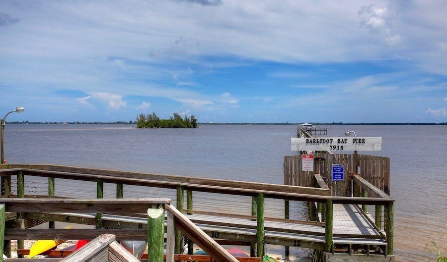 717 Barefoot Blvd, Barefoot Bay, FL 32976 - 2 Beds, 1 Bath