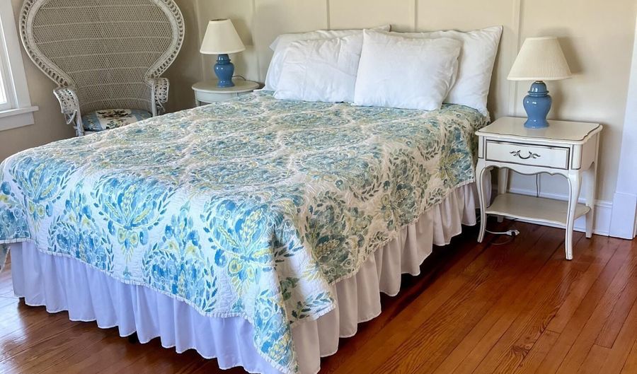 724 East Ave Summer, Bay Head, NJ 08742 - 4 Beds, null Bath