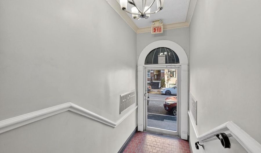 1820 SWANN St NW #303, Washington, DC 20009 - 1 Beds, 1 Bath