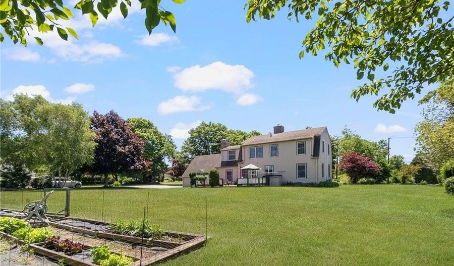 227 Prospect Ave, Middletown, RI 02842 - 4 Beds, 3 Bath