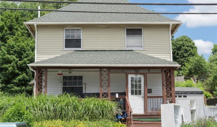 91 Roger Williams Ave, East Providence, RI 02916 - 3 Beds, 1 Bath