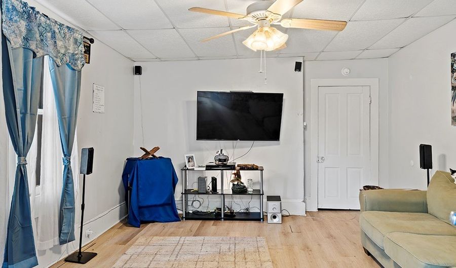 1103 N Main St, Abbeville, SC 29620 - 4 Beds, 2 Bath