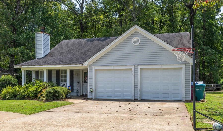 10050 ARKANSAS St, Bastrop, LA 71220 - 3 Beds, 2 Bath