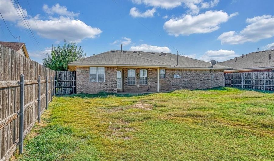 1809 Comet St, Altus, OK 73521 - 3 Beds, 2 Bath