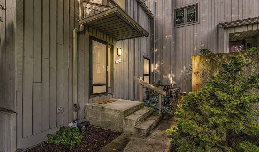 2174 Overlook Ct, Ann Arbor, MI 48103 - 3 Beds, 4 Bath